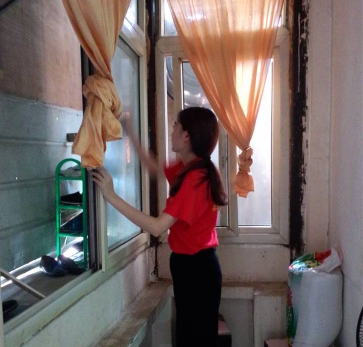 志愿者帮忙做家务